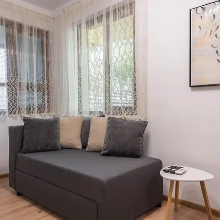 Peaceful Place - Vazov Street Apartament *